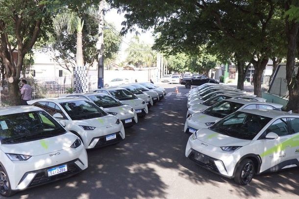 Mais de setenta ve&iacute;culos el&eacute;tricos ser&atilde;o repassados para munic&iacute;pios consorciados