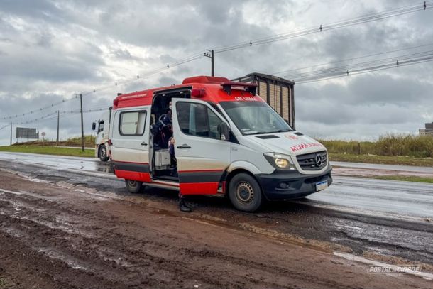 Um funcion&aacute;rio de uma empresa localizada &agrave;s margens da estrada presenciou a situa&ccedil;&atilde;o e prestou os primeiros socorros