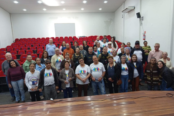 A atividade aconteceu no Centro Cultural Nelson Cadari, e reuniu cerca de 60 participantes