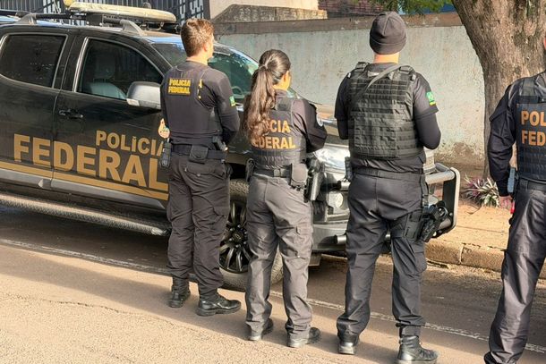A a&ccedil;&atilde;o teve como alvo o munic&iacute;pio de Umuarama, onde foi cumprido um mandado de busca e apreens&atilde;o expedido pela Justi&ccedil;a Federal