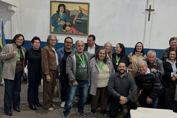 Reconhecimento por meio das 11 medalhas simbolizou a restaura&ccedil;&atilde;o dos v&iacute;nculos familiares e a reconstru&ccedil;&atilde;o social dos assistidos