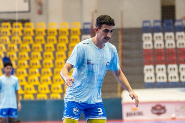 Com dois gols, Heitor foi um dos destaques da noite