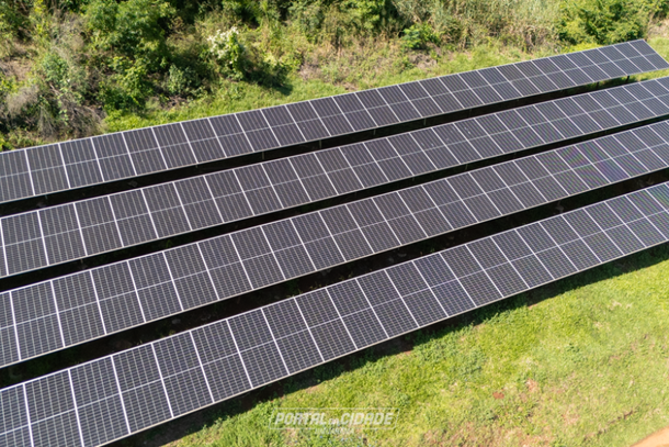 Energia limpa utilizada no sistema &eacute; produzida nas usinas do Instituto Brasileiro de Energia Solar (IBS)