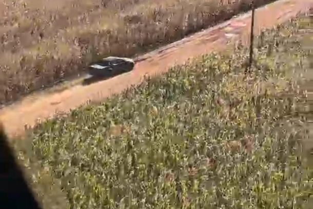 Monitoramento a&eacute;reo localizou autom&oacute;vel carregado e apoio terrestre do Choque do 4&ordm; BPM apreendeu autom&oacute;vel