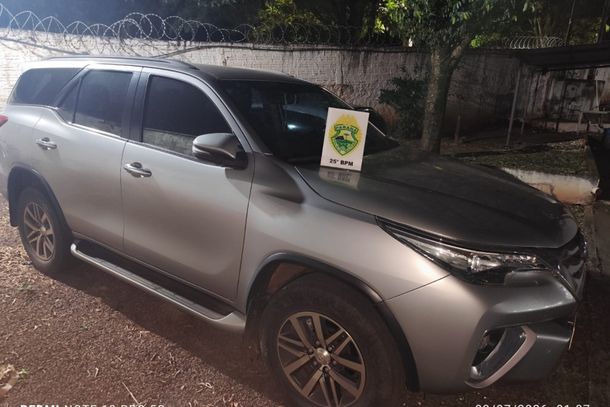 O suspeito recebeu voz de pris&atilde;o em flagrante e foi encaminhado &agrave; Delegacia de Pol&iacute;cia Civil, juntamente com a caminhonete