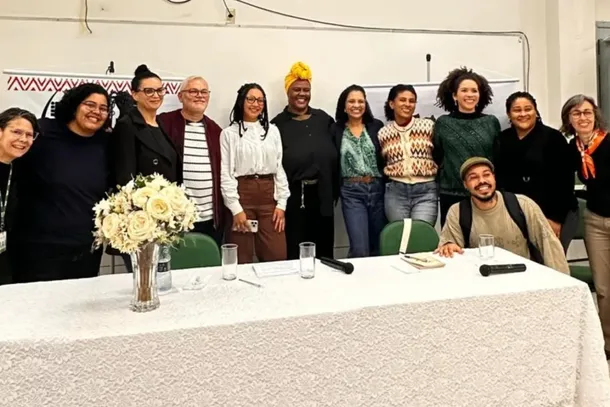 Roda de conversa organizada por n&uacute;cleos especializados reuniu dezenas de participantes para analisar as rela&ccedil;&otilde;es entre sofrimento ps&iacute;quico e racismo