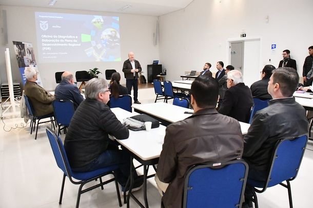 Programa Paran&aacute; Produtivo debate a&ccedil;&otilde;es estrat&eacute;gicas em workshop no audit&oacute;rio do Sebrae