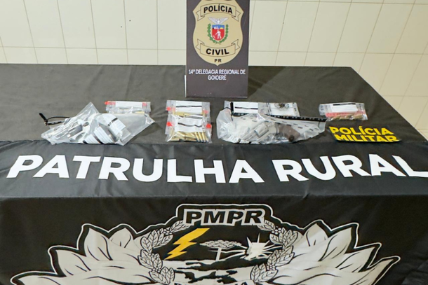 Diante dos fatos, o suspeito foi preso em flagrante pelo crime de posse irregular de arma de fogo e muni&ccedil;&otilde;es