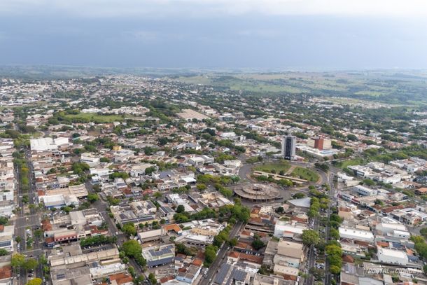Nebulosidade persiste na ter&ccedil;a-feira (7), provocando um decl&iacute;nio que n&atilde;o deve passar dos 20&deg;C