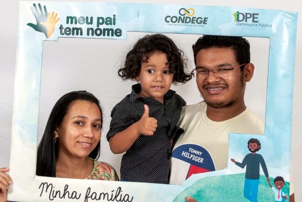 A a&ccedil;&atilde;o visa reduzir o n&uacute;mero de crian&ccedil;as e adultos que n&atilde;o possuem o nome do pai na certid&atilde;o de nascimento