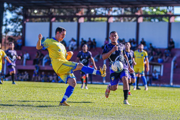 O time da casa abriu o placar ainda no primeiro tempo