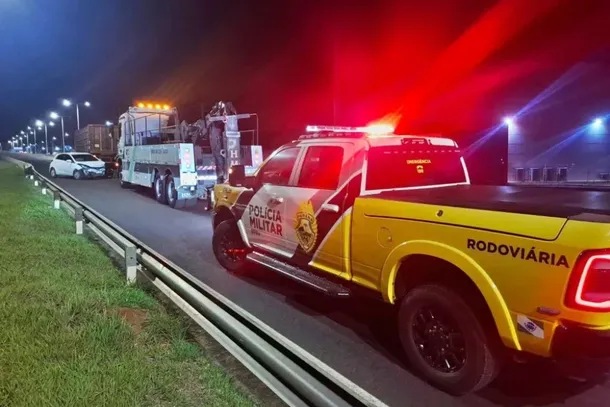 Colis&atilde;o lateral na PR-323 deixa condutora ferida em trecho de Umuarama