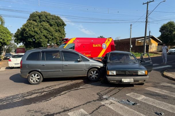 De acordo com as informa&ccedil;&otilde;es apuradas, a Zafira seguia pela rua Jos&eacute; Roberto Janeiro quando o Voyage teria avan&ccedil;ado a preferencial