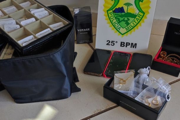 Pe&ccedil;as furtadas foram localizadas em apartamento vizinho ao da v&iacute;tima