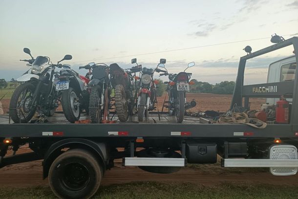 As investiga&ccedil;&otilde;es come&ccedil;aram ap&oacute;s a Pol&iacute;cia Civil receber den&uacute;ncias sobre motociclistas que realizavam manobras perigosas pelas ruas do distrito
