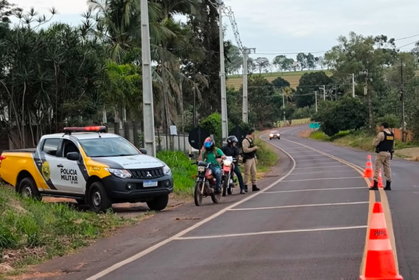  Conforme a Pol&iacute;cia Militar, nenhuma irregularidade foi constatada nos ve&iacute;culos vistoriados