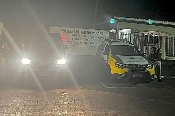 Segundo o adolescente, ele receberia uma quantia em dinheiro para transportar a caminhonete furtada at&eacute; o Paraguai