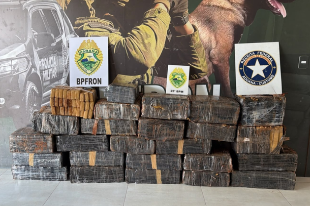 Os tr&ecirc;s envolvidos, os ve&iacute;culos, a droga e os demais materiais foram encaminhados &agrave; 7&ordf; Subdivis&atilde;o Policial de Umuarama