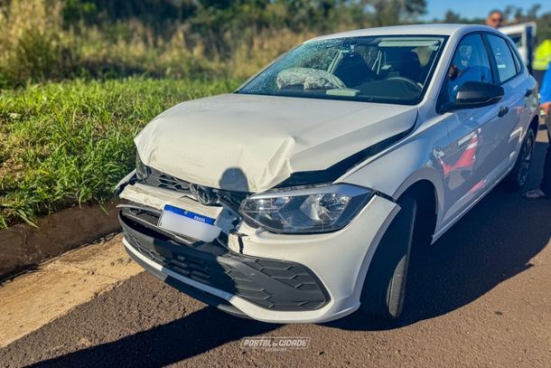 O motorista do Polo n&atilde;o conseguiu frear a tempo e atingiu a traseira da van