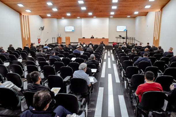 Diocese de Umuarama d&aacute; in&iacute;cio ao Curso Anual do Clero