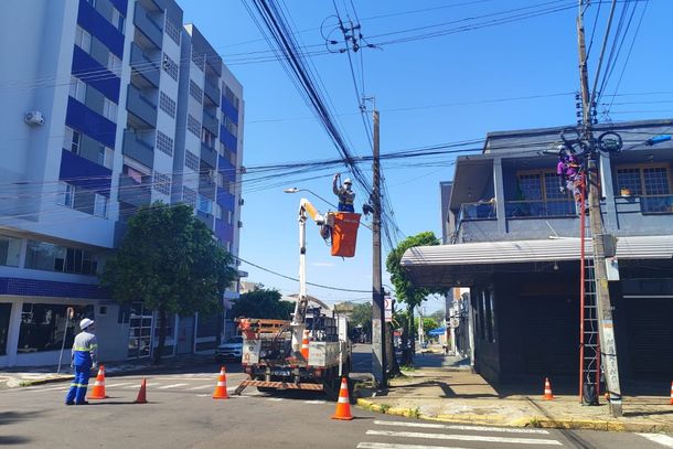 A atua&ccedil;&atilde;o conjunta permitiu adequar cabos de internet, telefonia e transmiss&atilde;o de dados instalados na infraestrutura compartilhada com a rede el&eacute;trica