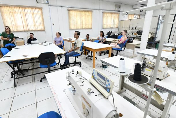 Os candidatos que precisarem de orienta&ccedil;&otilde;es ou mais informa&ccedil;&otilde;es podem procurar a Ag&ecirc;ncia do Trabalhador, localizada na Avenida Rio Branco, 4211