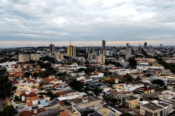No s&aacute;bado (5), o tempo muda com a chegada de chuva mais consistente sobre a regi&atilde;o