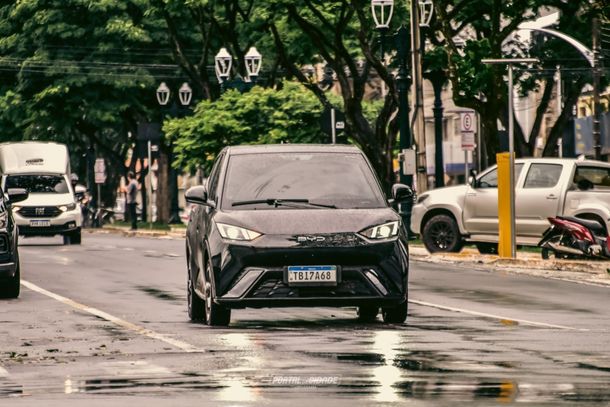 Em estimativcas gerais, rodar 15 mil km no el&eacute;trico custa R$ 2,4 mil, contra R$ 9,3 mil na gasolina