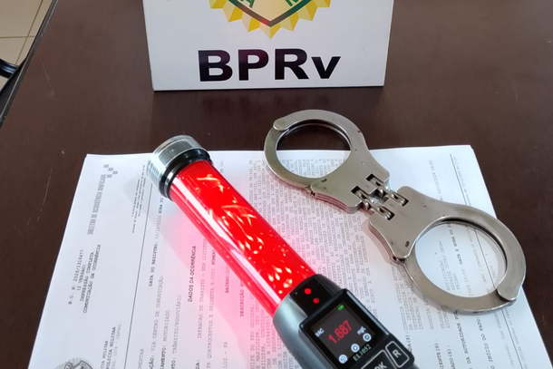 O homem foi encaminhado &agrave; Delegacia da Pol&iacute;cia Civil de Umuarama, onde foram adotadas as provid&ecirc;ncias cab&iacute;veis