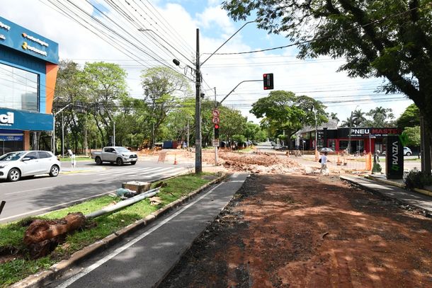Cruzamento com a Castelo Branco tem bloqueio parcial e total desde o in&iacute;cio das escava&ccedil;&otilde;es