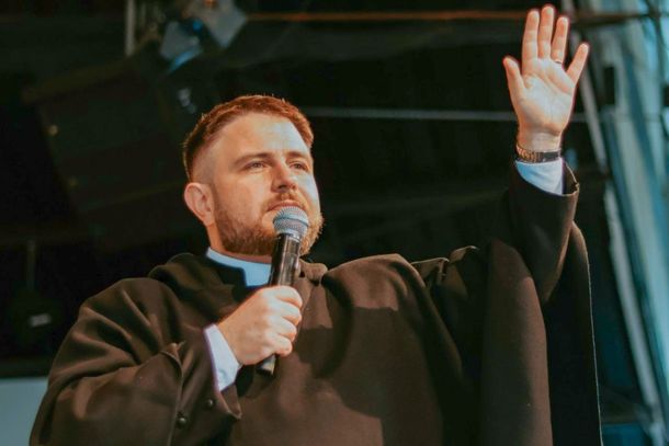 Programa&ccedil;&atilde;o da Par&oacute;quia Sagrado Cora&ccedil;&atilde;o de Jesus segue at&eacute; domingo (11), com sacerdotes convidados e momentos de ora&ccedil;&atilde;o