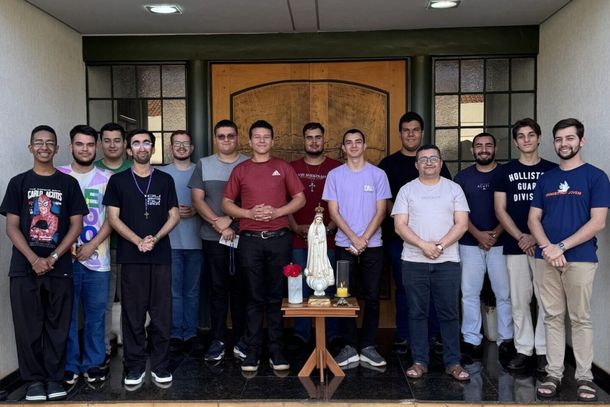 A programa&ccedil;&atilde;o reuniu jovens que buscam conhecer melhor a forma&ccedil;&atilde;o para o sacerd&oacute;cio, com atividades de ora&ccedil;&atilde;o, orienta&ccedil;&atilde;o e conviv&ecirc;ncia