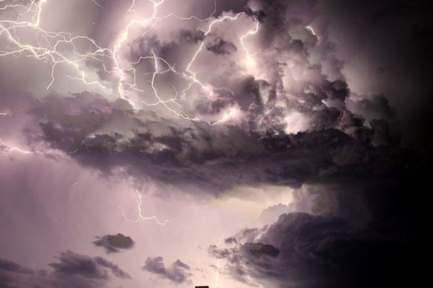Alerta severo: Defesa Civil prev&ecirc; tempestade com chuva intensa, granizo e vendaval 