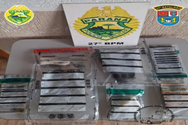 PM apreende arma, drogas e dinheiro durante patrulhamento no Centro de Uni&atilde;o da Vit&oacute;ria