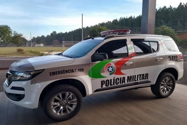 Adolescentes s&atilde;o encontradas com faca e bebida alco&oacute;lica em escola de Matos Costa