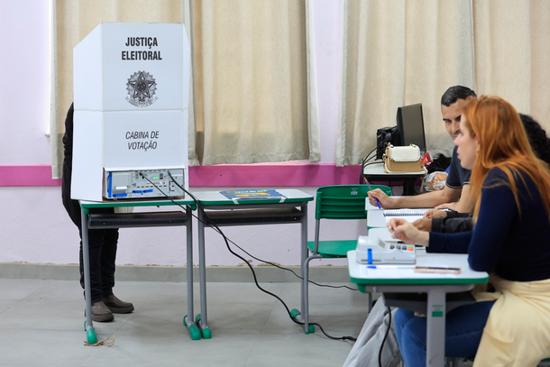 ATEN&Ccedil;&Atilde;O: vota&ccedil;&atilde;o &eacute; prorrogada at&eacute; &agrave;s 19h em todo o pa&iacute;s
