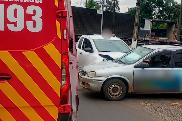 Bairro Santa Rosa registra dois acidentes de tr&acirc;nsito em menos de uma hora