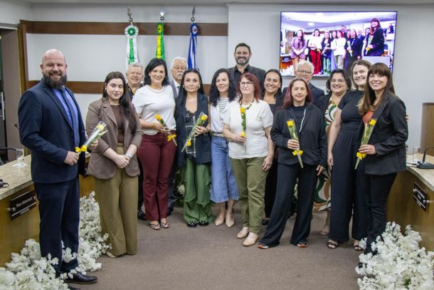 C&acirc;mara de Uni&atilde;o da Vit&oacute;ria realiza solenidade em homenagem aos professores