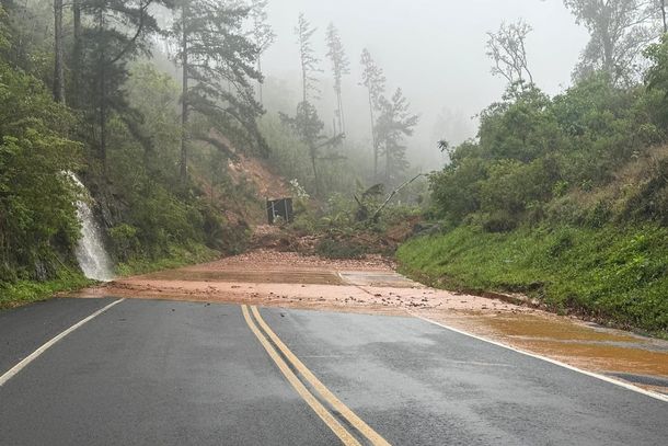 Chuva bate recordes hist&oacute;ricos no Paran&aacute; e provoca bloqueios em rodovias