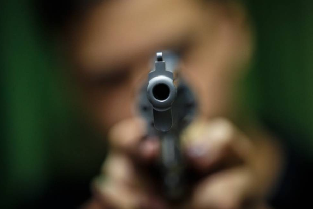 Dois homens s&atilde;o baleados em Porto Uni&atilde;o; um deles fica inconsciente e em estado grave
