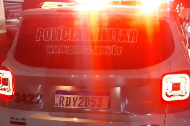 Motociclista foge de abordagem policial e tem ve&iacute;culo removido
