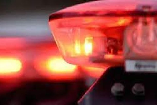 Motorista fica ferido ap&oacute;s carro colidir na traseira de caminh&atilde;o em Uni&atilde;o da Vit&oacute;ria