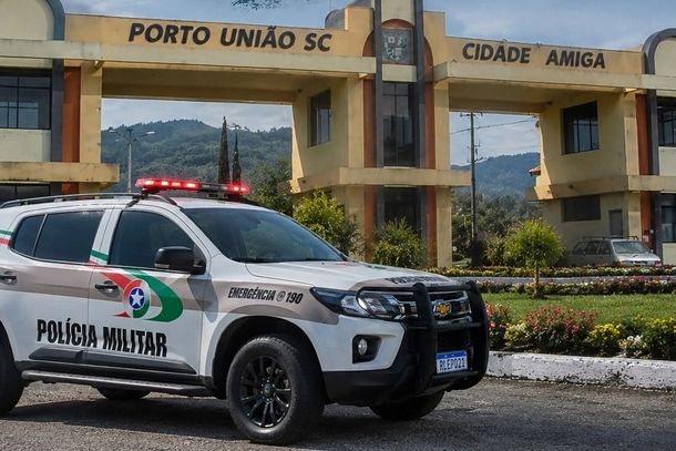PM cumpre dois mandados de pris&atilde;o e registra furto de tr&ecirc;s armas