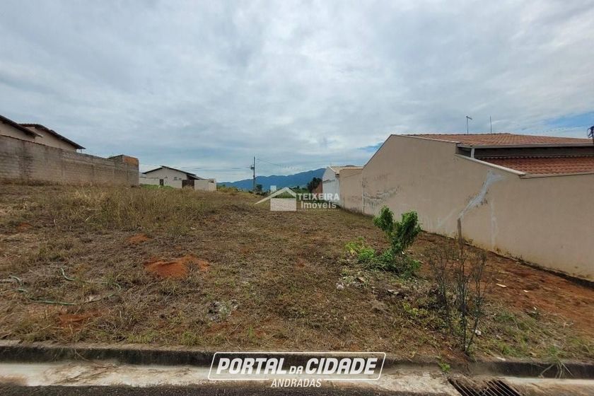 Terreno &agrave; venda - 200m&sup2; - Jardim Mirante