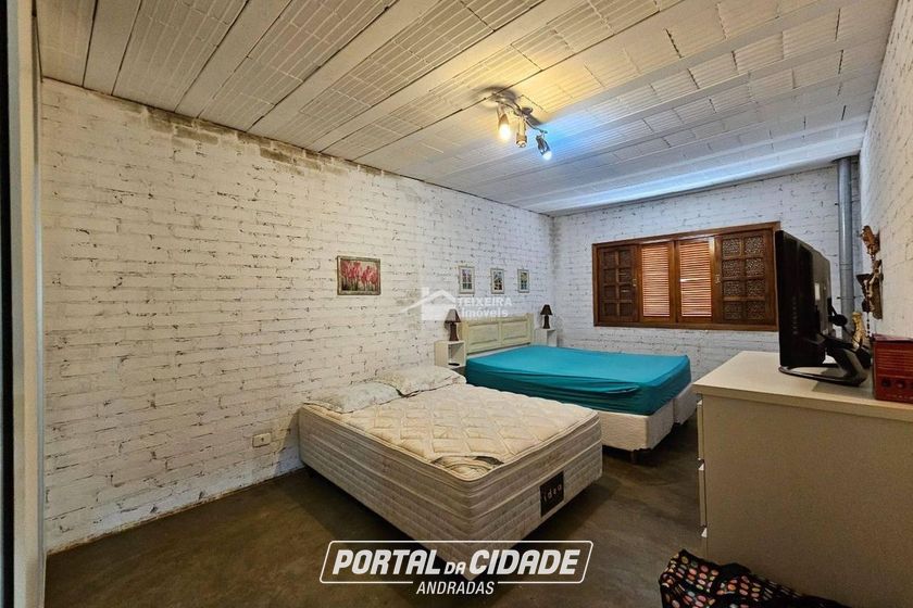 Casa &agrave; venda - 300m&sup2; - Centro