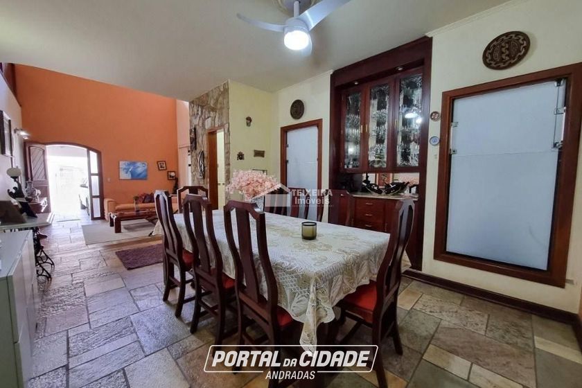 Casa &agrave; venda - 427m&sup2; - Centro