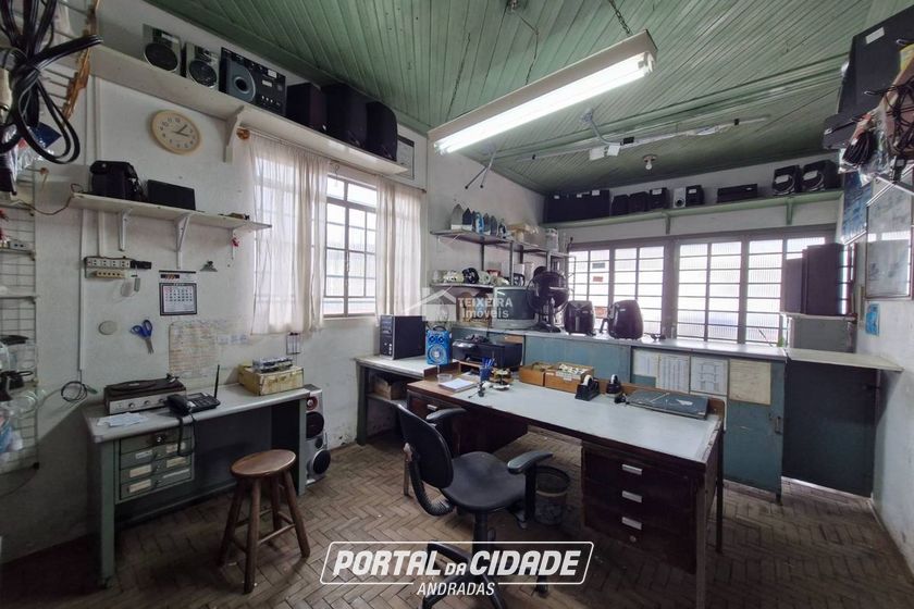 Sala Comercial &agrave; venda - 218m&sup2; - Centro