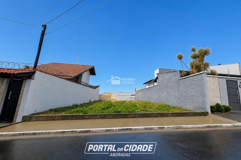 Terreno &agrave; venda - 200m&sup2; - Jardim Ip&ecirc;