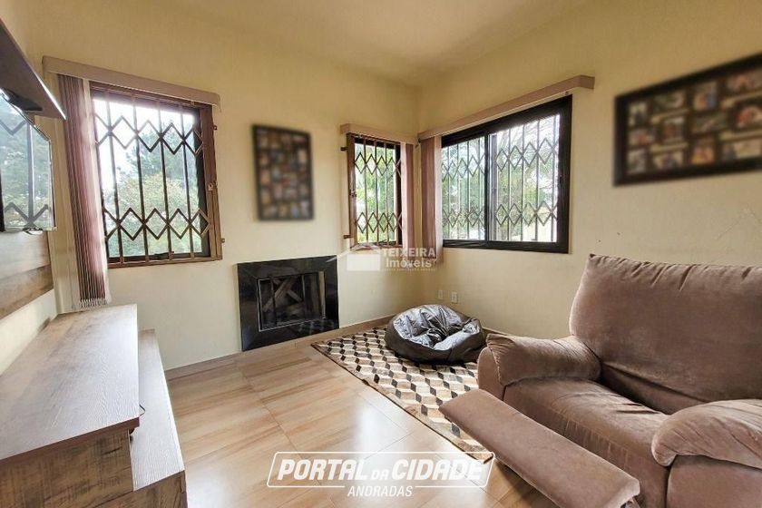 S&iacute;tio &agrave; venda - 600m&sup2; - Zona Rural