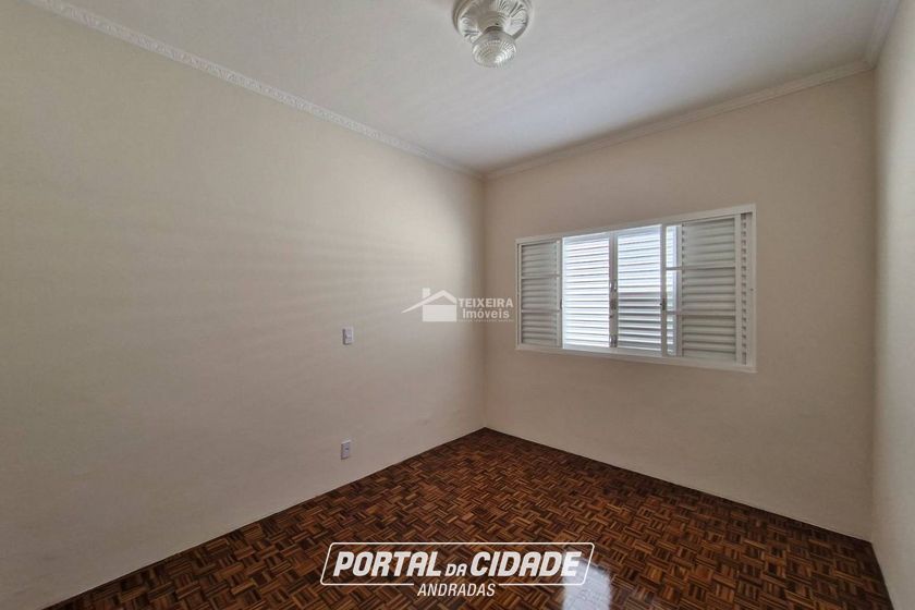 Casa &agrave; venda - 200m&sup2; - Centro